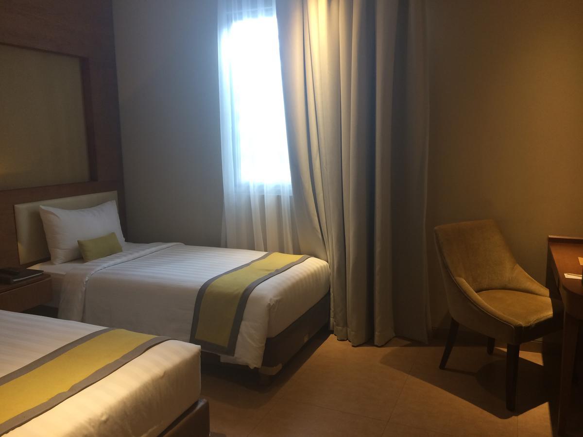 Sotis Residence Pejompongan Jakarta Kültér fotó